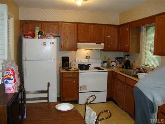 2219 Old Oxford Rd, Chapel Hill, NC 27514