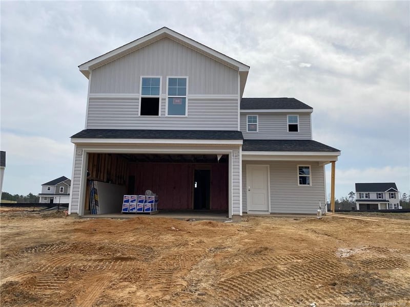 2219 Roadster Pony Ln, Hope Mills, NC 28348
