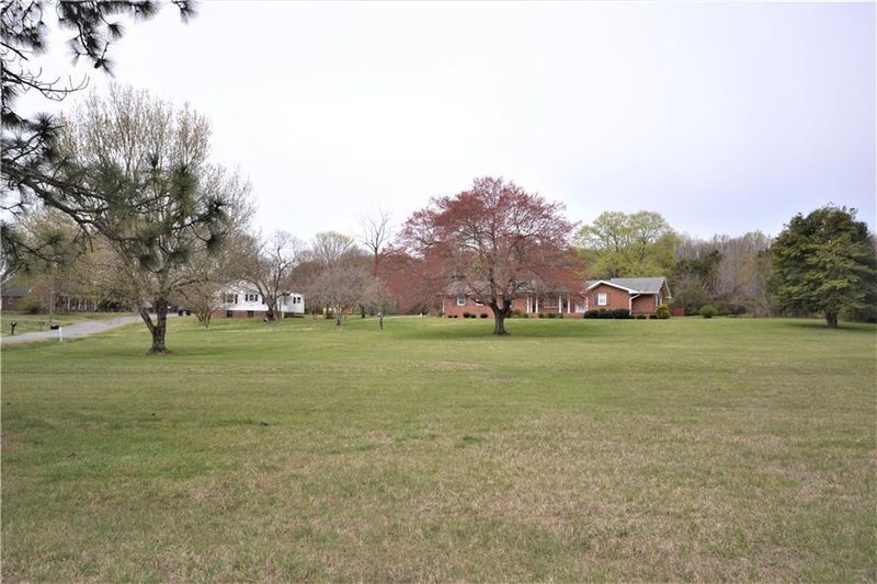 2219 Sunset Hills Dr, Burlington, NC 27215