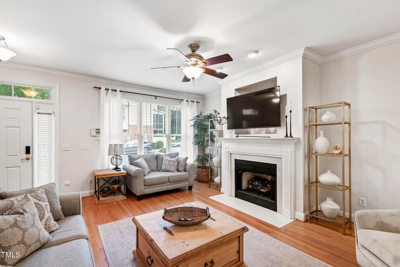 222 Ashton Hall Ln, Raleigh, NC 27609