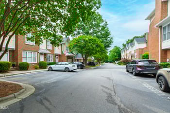 222 Ashton Hall Ln, Raleigh, NC 27609
