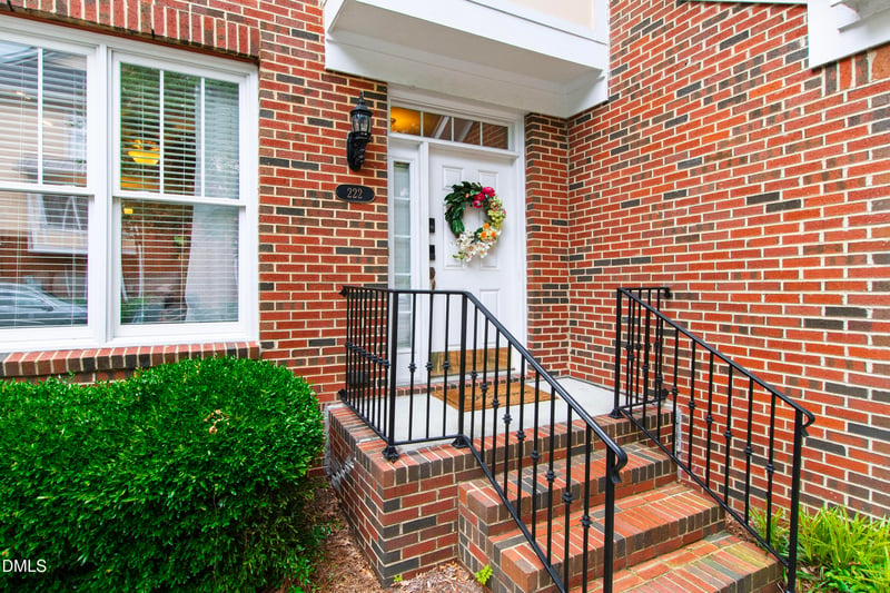 222 Ashton Hall Ln, Raleigh, NC 27609
