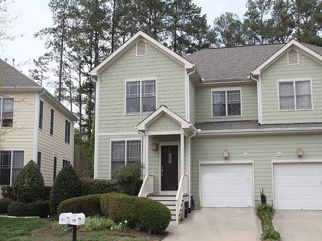 222 Bluefield Rd, Chapel Hill, NC 27517