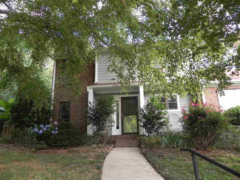 222 Clancy Cir, Cary, NC 27511