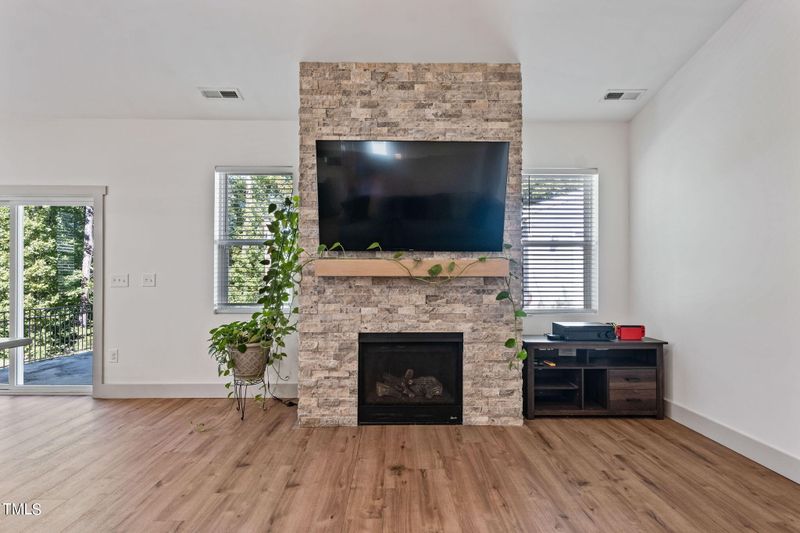 222 W Copenhaver Dr, Clayton, NC 27527