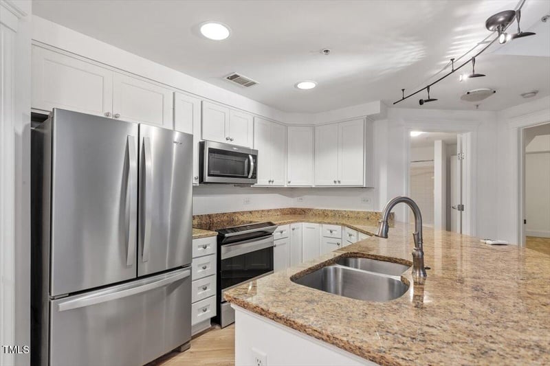 222 Glenwood Ave #218, Raleigh, NC 27603