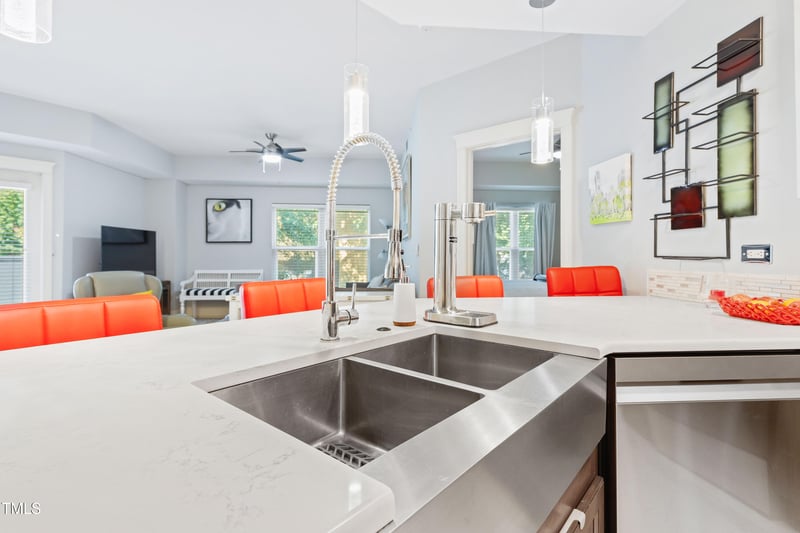 222 Glenwood Ave #219, Raleigh, NC 27603