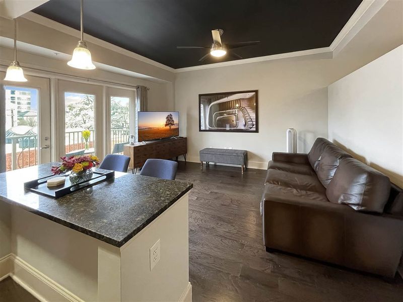 222 Glenwood Ave #421, Raleigh, NC 27601