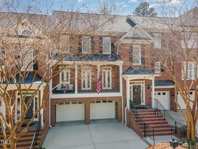 222 Lions Gate Dr, Cary, NC 27518