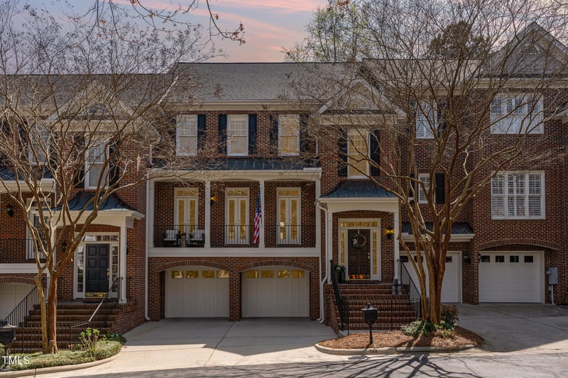 222 Lions Gate Dr, Cary, NC 27518