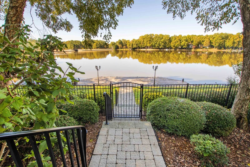 222 Lochwood West Dr, Cary, NC 27518