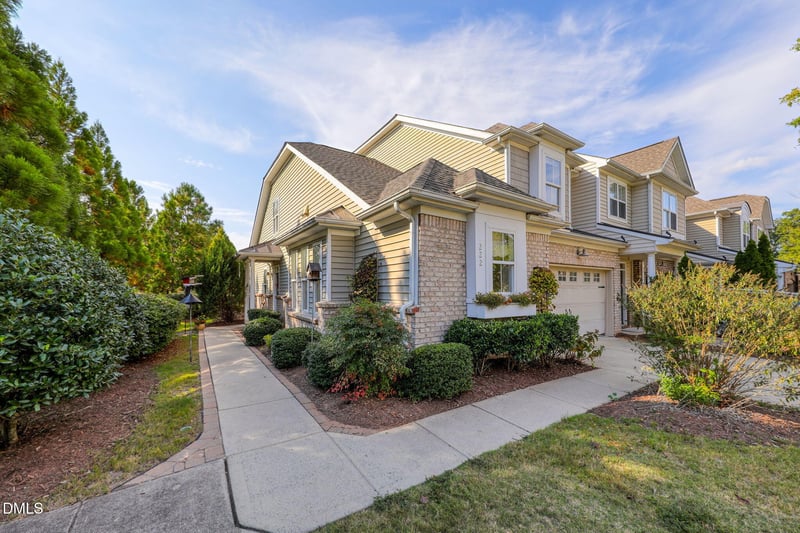 222 Murray Glen Dr, Cary, NC 27519