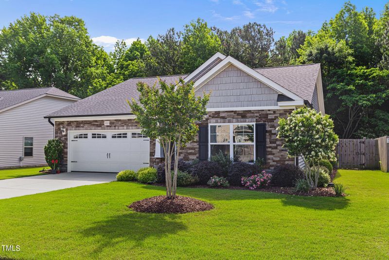 222 National Dr, Clayton, NC 27527