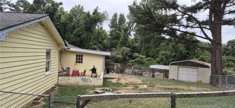 222 Old Gate Rd, Fayetteville, NC 28314