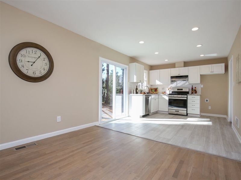 222 Pinecroft Dr, Raleigh, NC 27609