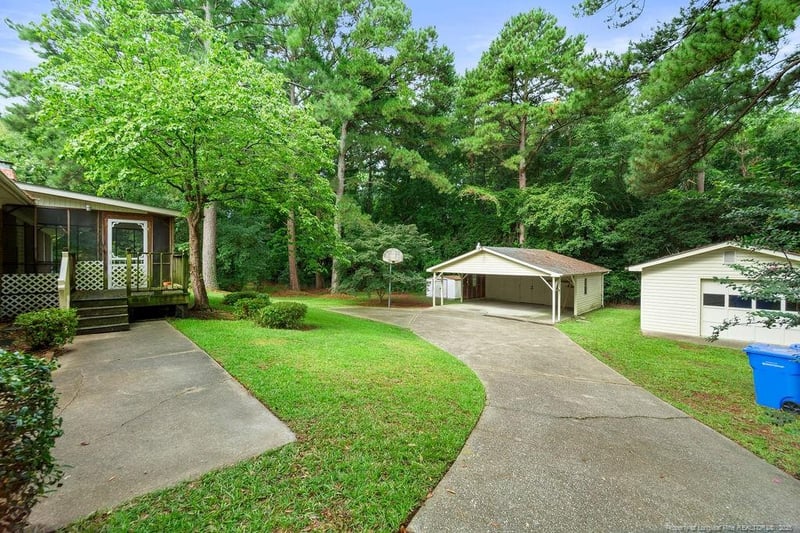 222 Rainier Dr, Fayetteville, NC 28314