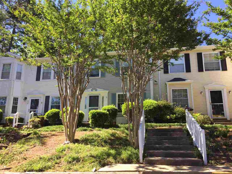 222 Rosebrooks Dr, Cary, NC 27513