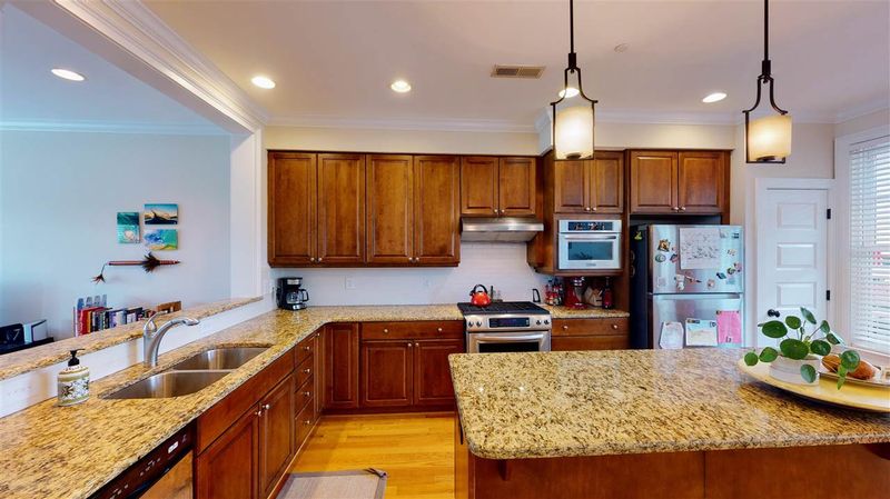 222 E Winmore Ave #R4, Chapel Hill, NC 27516