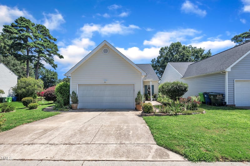2220 Castle Pines Dr, Raleigh, NC 27604