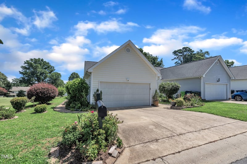 2220 Castle Pines Dr, Raleigh, NC 27604