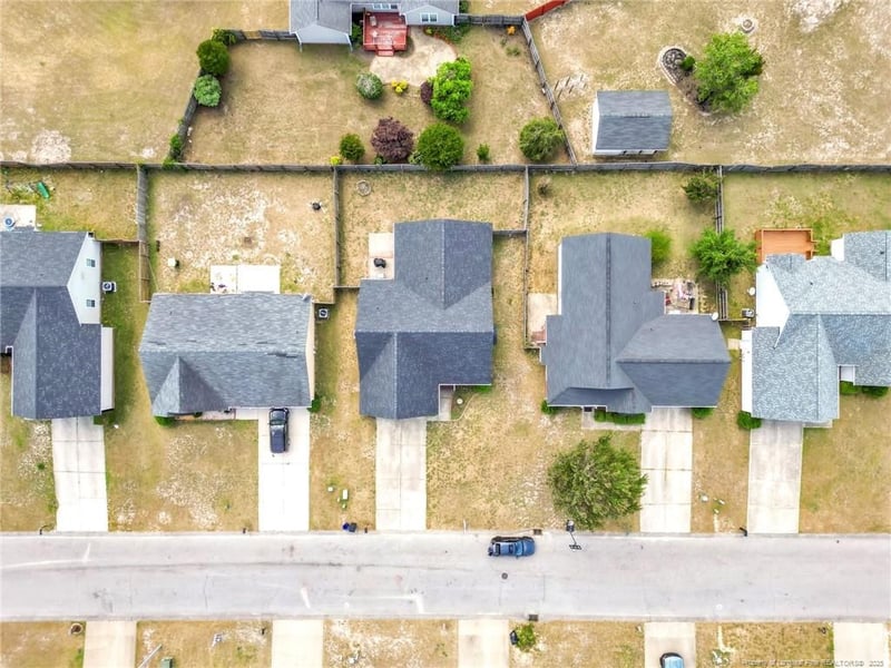 2220 Chasewater Rd, Fayetteville, NC 28306