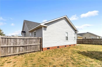2220 Chasewater Rd, Fayetteville, NC 28306