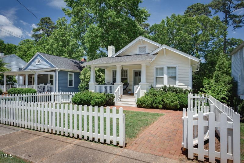 2220 Creston Rd, Raleigh, NC 27608