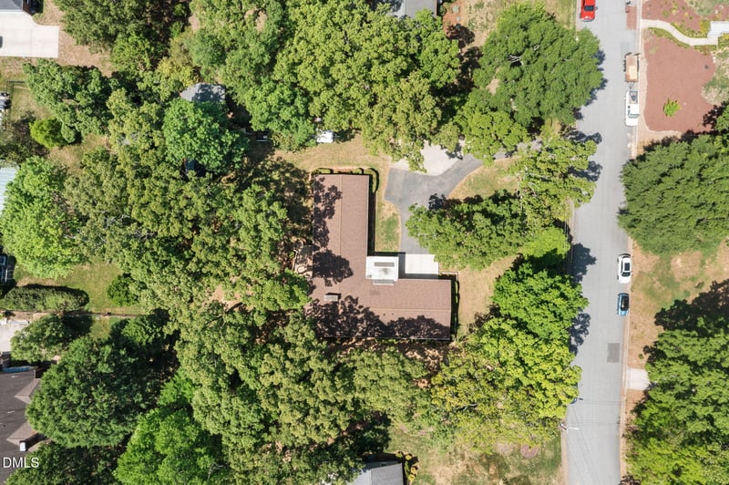 2220 Lakeview Ter, Burlington, NC 27215