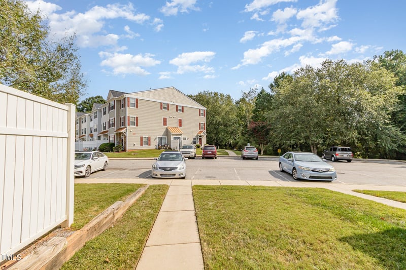 2220 Raven Rd #104, Raleigh, NC 27614