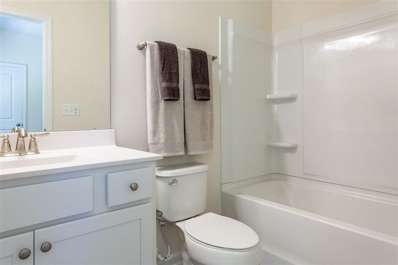 2220 Red Knot Ln, Apex, NC 27502