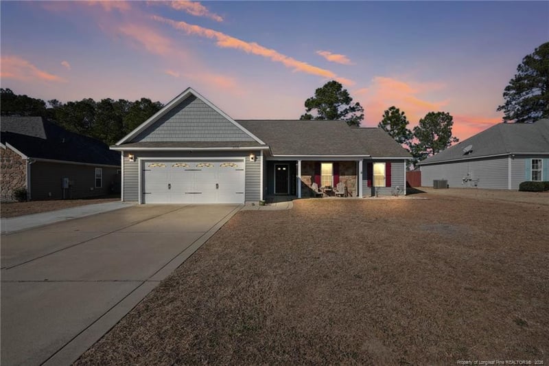 2220 Sir Michael Dr, Hope Mills, NC 28348