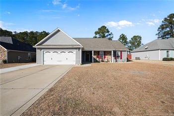2220 Sir Michael Dr, Hope Mills, NC 28348
