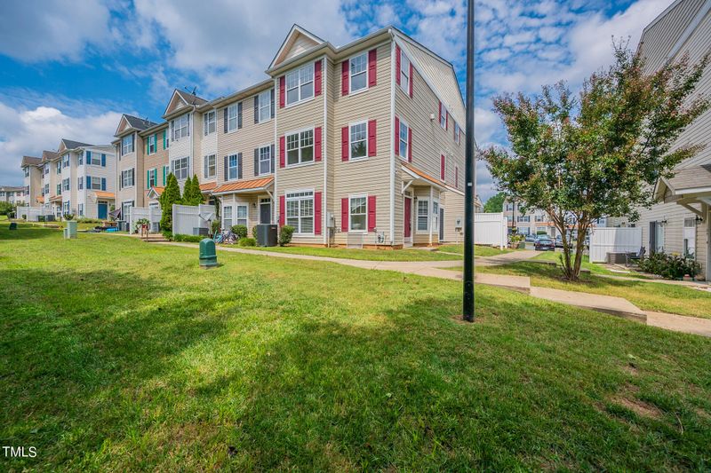 2220 Valley Edge Dr #101, Raleigh, NC 27614