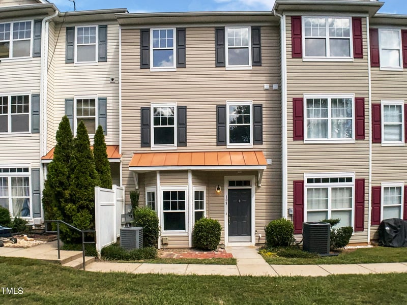 2220 Valley Edge Dr #103, Raleigh, NC 27614