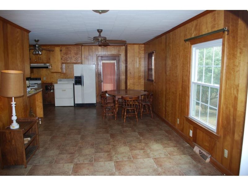 2220 Wiggins St, Burlington, NC 27215