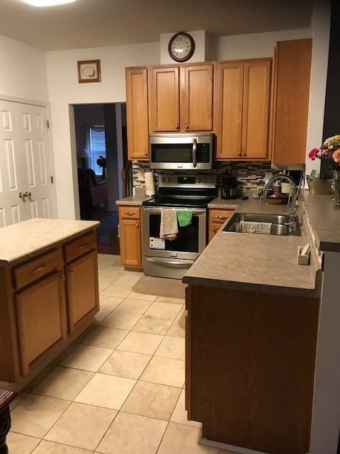 2221 Cedar Grove Dr, Durham, NC 27703