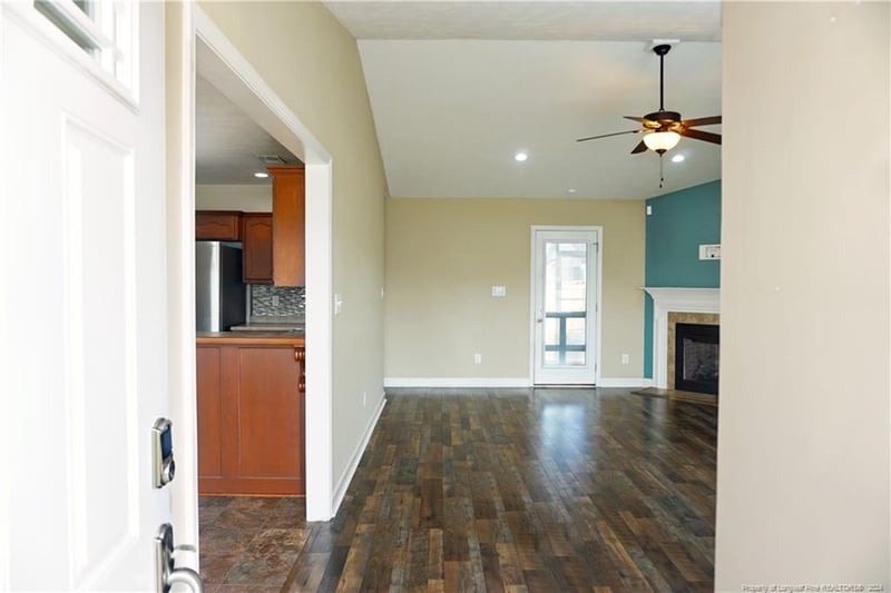 2221 Cliff Swallow Dr, Fayetteville, NC 28306