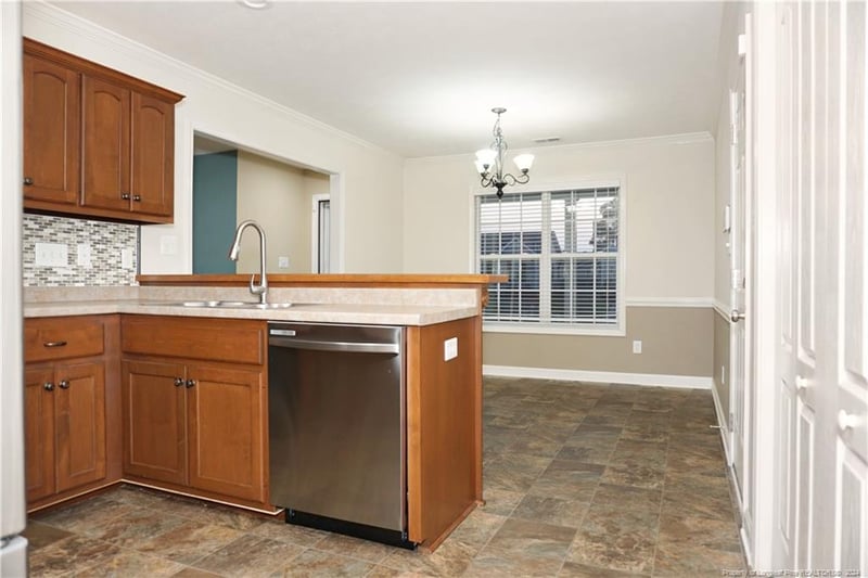 2221 Cliff Swallow Dr, Fayetteville, NC 28306