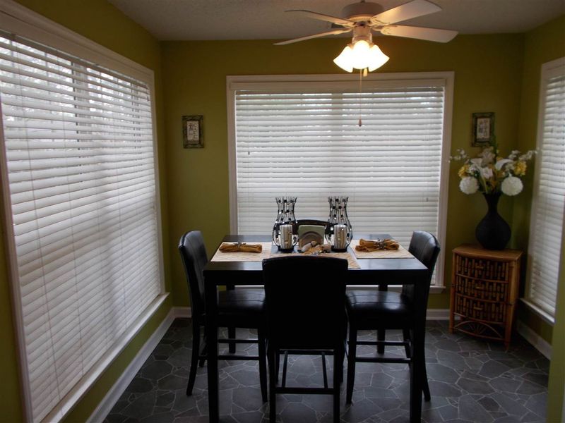2221 Delaney Dr #111, Burlington, NC 27215