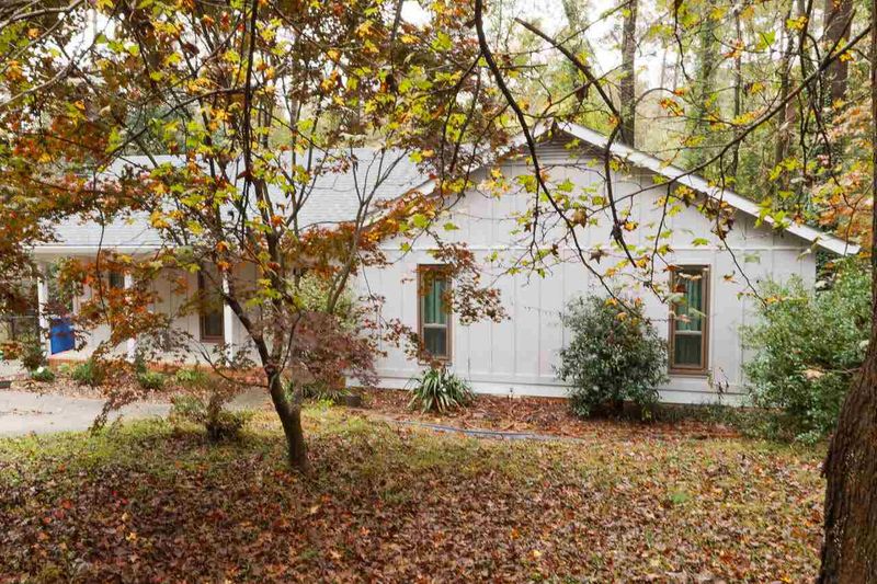 2221 Henslowe Dr, Raleigh, NC 27603