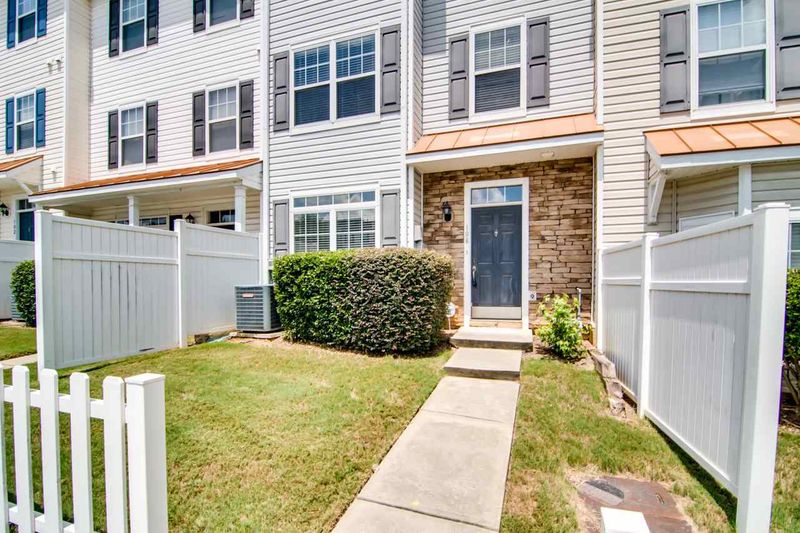 2221 Valley Edge Dr #106, Raleigh, NC 27614