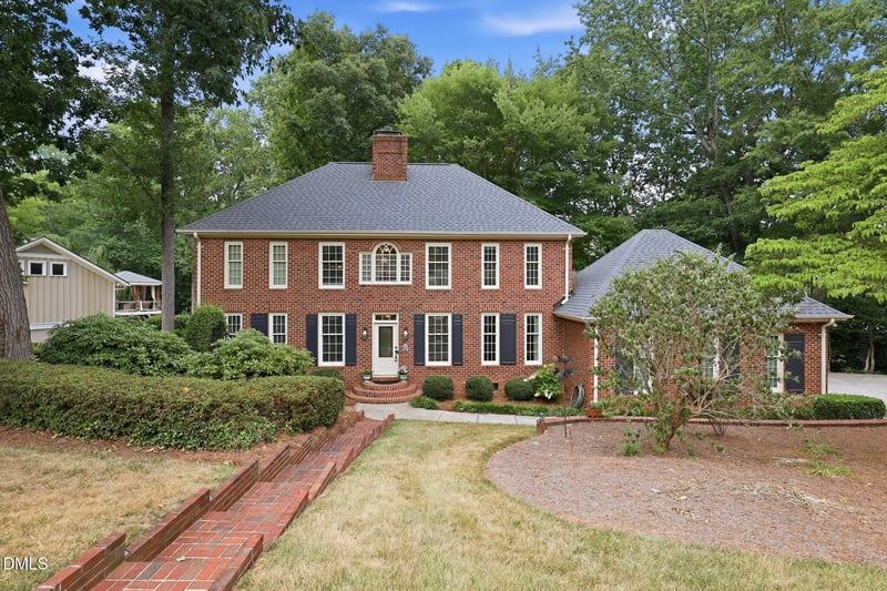 2221 Weybridge Dr, Raleigh, NC 27615
