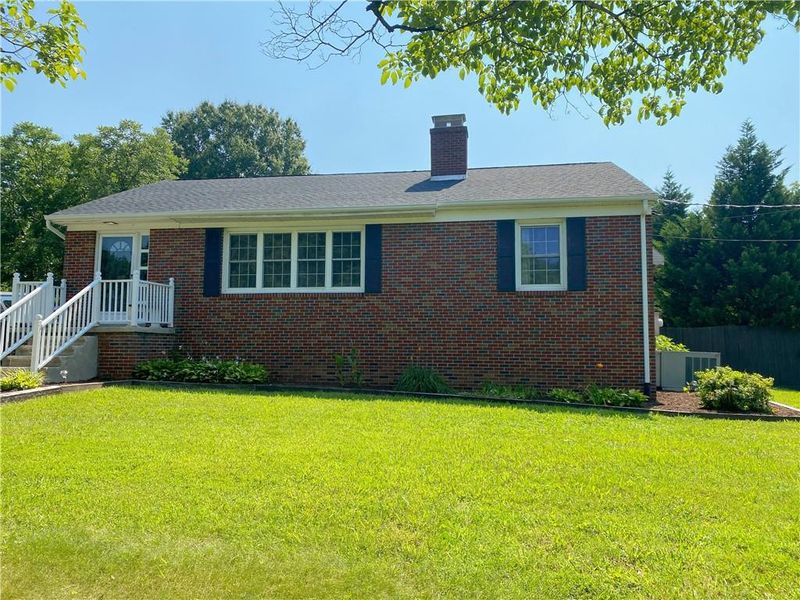 2222 Wrenn St, Burlington, NC 27215
