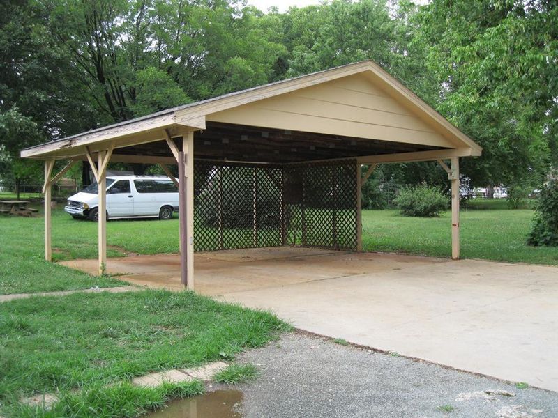2222 Young St, Burlington, NC 27215