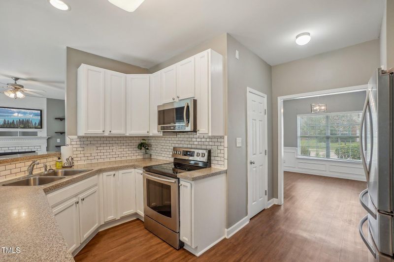 2223 Lazy River Dr, Raleigh, NC 27610