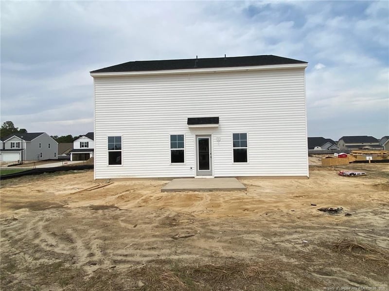 2223 Roadster Pony Ln, Hope Mills, NC 28348