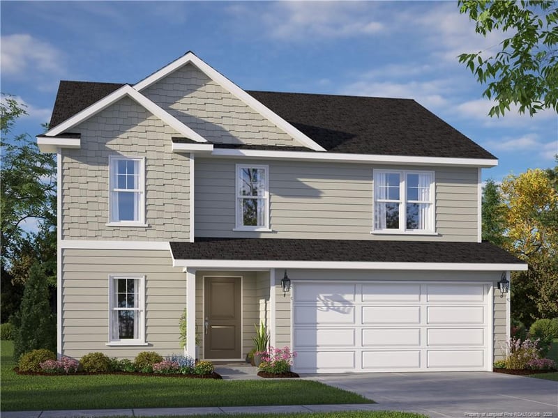 2223 Roadster Pony Ln, Hope Mills, NC 28348
