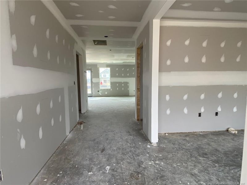 2223 Roadster Pony Ln, Hope Mills, NC 28348