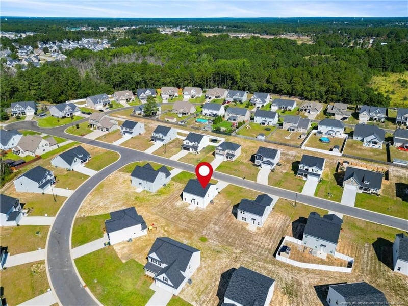 2223 Roadster Pony Ln, Hope Mills, NC 28348