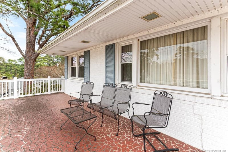 2223 Winterlochen Rd, Fayetteville, NC 28305